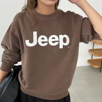[ GOOD ROCK SPEED ] JEEP 프린트 쭈리 맨투맨 브라운
