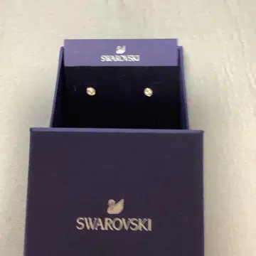 정품 Swarovski 크리스탈 귀걸이 실버