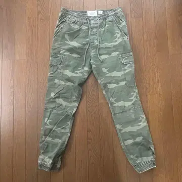 Abercrombie & Fitch 카모플라쥬 카고 팬츠 M