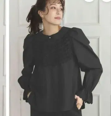 도노반 미니 프릴 블라우스 블랙