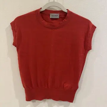 JOHN SMEDLEY 빨간색 슬리브리스 스웨터 새상품급