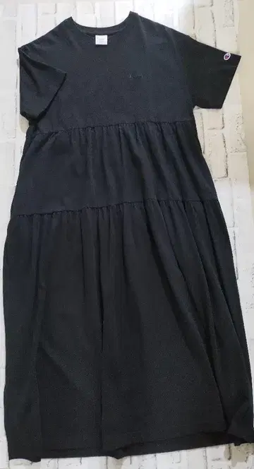 Champion 블랙 티어드 원피스 MEDIUM