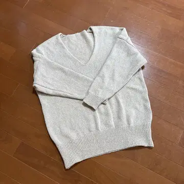 뮤즈 드즈이엠 클래스 liry linen V넥 풀오버