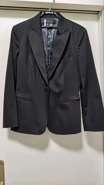 ZARA WOMAN 블랙 자켓