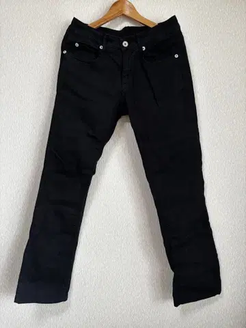블랙 스트레이트 레그 데님