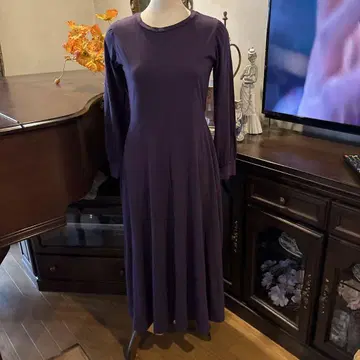 보라색 긴팔 티셔츠 원피스