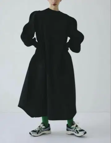 HeRIN.CYE Mountain sleeve docking dress