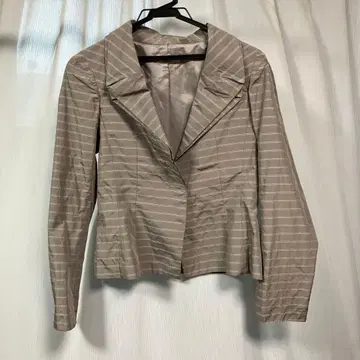HIROKO KOSHINO의 자켓입니다.