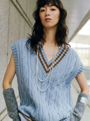 택 포함 새상품 칠드런 니트 베스트 스카이블루 Mila Owen