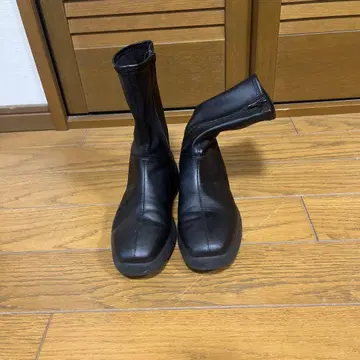 새상품급 UNIQLO C 스트레치 숏부츠