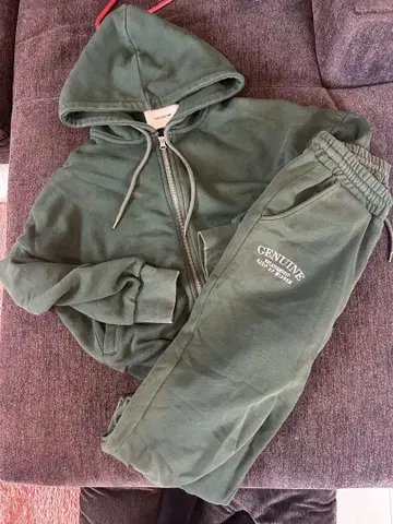 GENUINE 올리브 그린 셋업