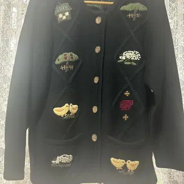 자수 장식 블랙 니트 가디건