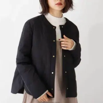 [ 새상품급 ] 오페크도트크립 뮬러다운 발수 노카라 숏 블랙