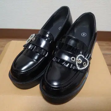 S 사이즈 하트 버클 매니시 슈즈 NOEMIE