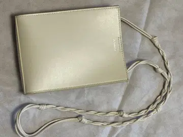 JIL SANDER 탱글 숄더백 화이트 즉시 구매 ok