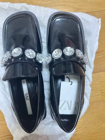 ZARA 비쥬 블랙 로퍼