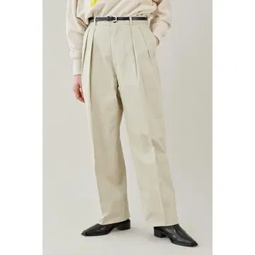 NEAT CHINO 화이트