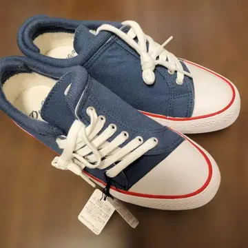 다퍼 오브 세인트 조지 네이비 로우컷 스니커즈 24cm