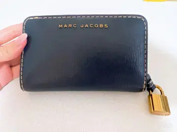 MARC JACOBS 네이비 접이식 지갑