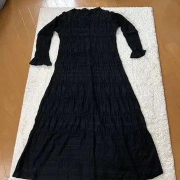 요건 레일 쉬보리 블랙 원피스