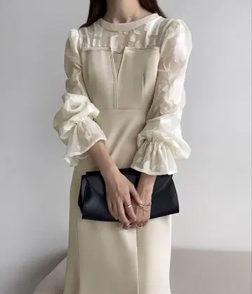 새상품 프릴 달린 긴팔 맥시 드레스