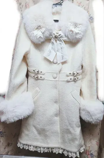 LIZLISA 더블 하트 벨트 메시지 코트