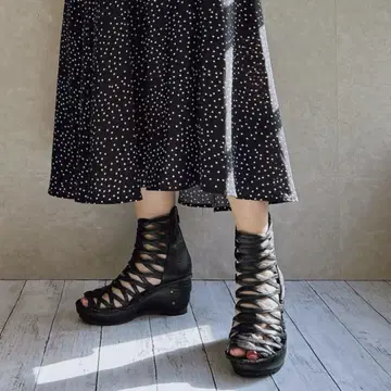 웨지솔 샌들 24cm 미사용품입니다.