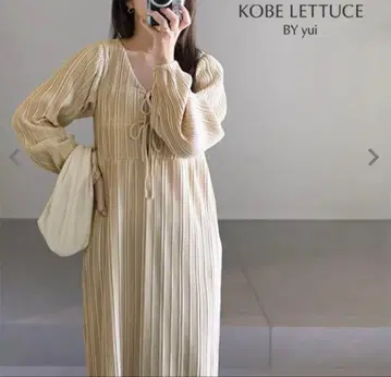 고베 레터스 yui 콜라보 플리츠 원피스 긴팔 베이지