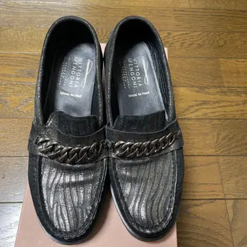 체인 통굽 블랙 로퍼