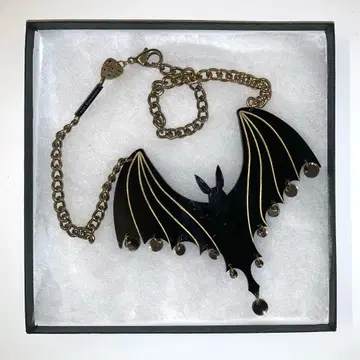 [ TattyDevine ] 이리 키시모토 박쥐 목걸이