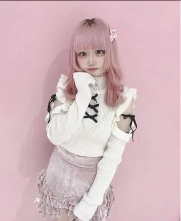 택 포함 새상품 Ank Rouge 어깨 트임 프릴 리본 TOPS 아이보리