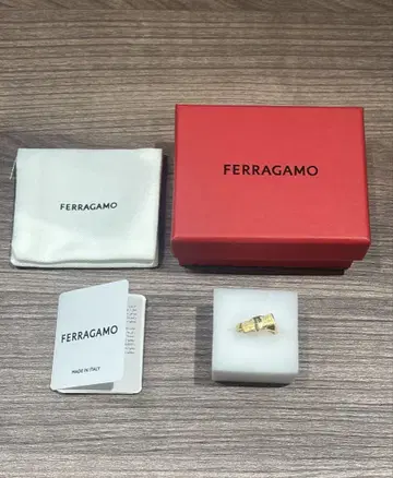 FERRAGAMO 리본 모티브 골드 컬러 반지
