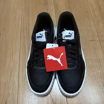 PUMA 블랙 화이트 스니커즈