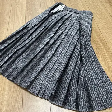 새상품 택 포함 NO ID. 플리츠 스커트 롱 노아이디 랩