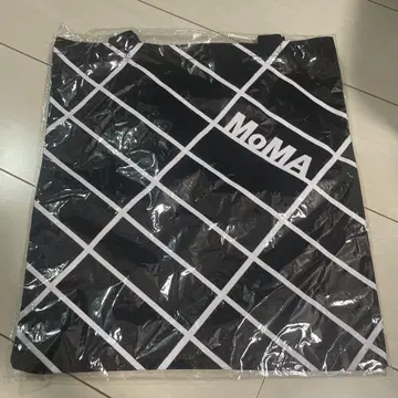 MoMA 토트백