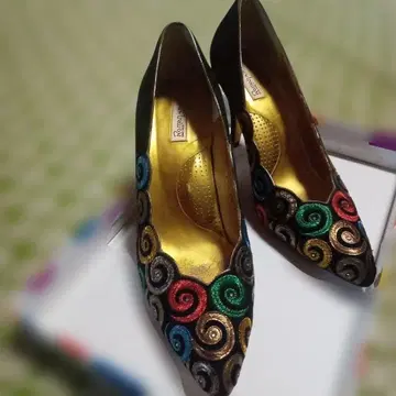 컬러풀 자수 하이힐 펌프스 - 이탈리아제 - 23.5cm