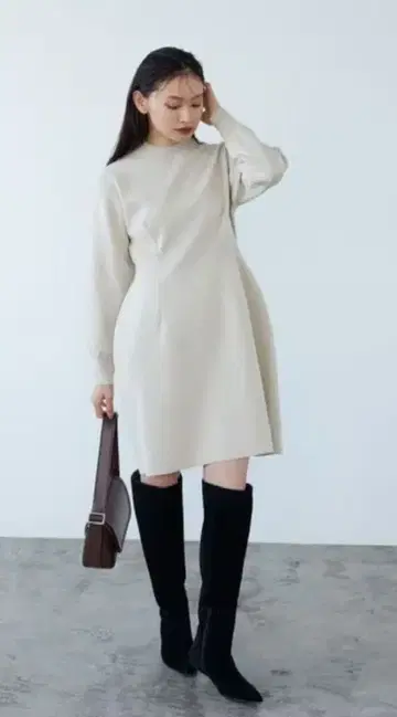 [미사용 새상품] EMMEL REFINES 핏&코쿤 미니 원피스