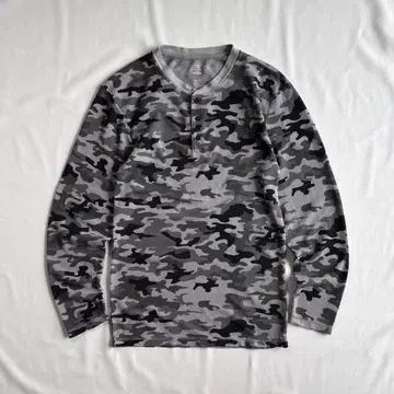00s USA label camo 헨리넥 TEE Y2K 블랙