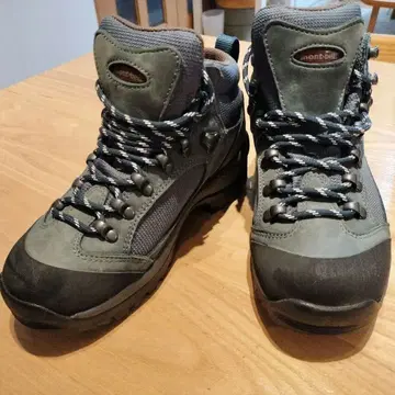 몽벨 등산화 미사용 새상품 트레킹 슈즈 몽벨