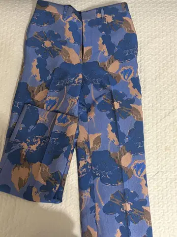 HARE 꽃무늬 슬랙스
