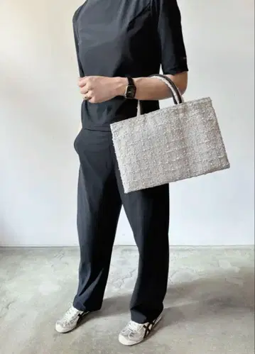 BIBI bag. 'MIDDLE' 트위드 Platinum 새상품급