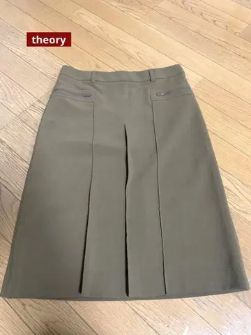 띠어리 앞 플리츠 울 혼방 무릎 기장 스커트 2 모카 브라운