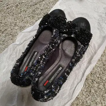 COMFORTABLE 비즈 장식 플랫슈즈 23.5cm