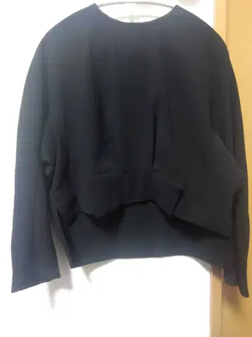 peu pres 블랙 긴팔 상의