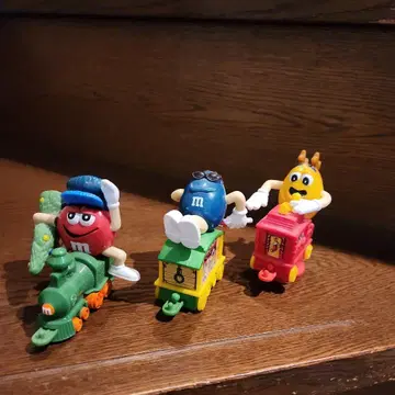M&M's 기차형 피규어 3개 세트