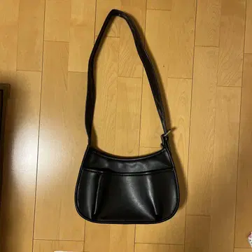 블랙 숄더백 심플