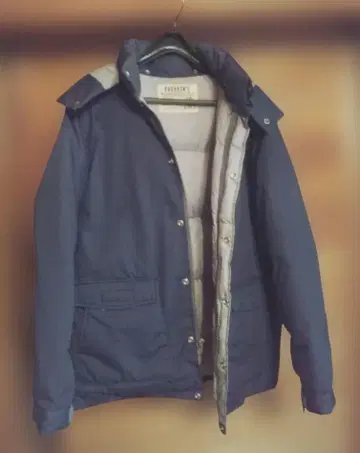 페로우즈 다운 코트 네이비 컬러