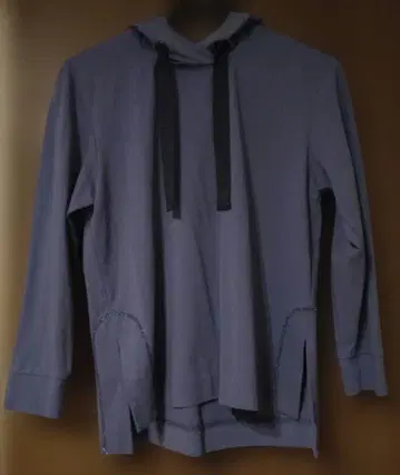Gabardine K.T 반짝이 스티치 후디 티셔츠