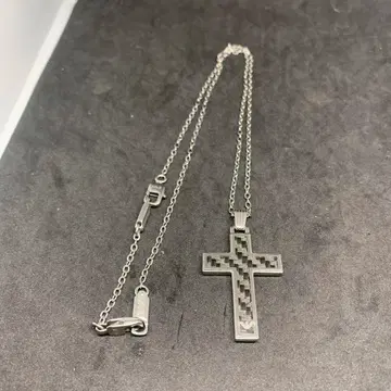 엠포리오 아르마니 크로스 모티브 목걸이 최종 가격 인하