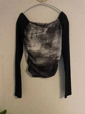 blackup 오프숄더 긴팔 상의